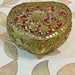 VTG ? Antique?Filigree Roses Heart Jewelry Box Japan Gold Tone